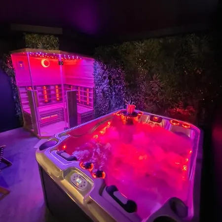 Le Clos Du Rempart Suite & Jacuzzi Ciney Exterior photo