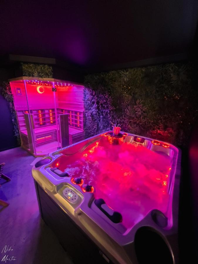 Le Clos Du Rempart & Jacuzzi Appartement Ciney