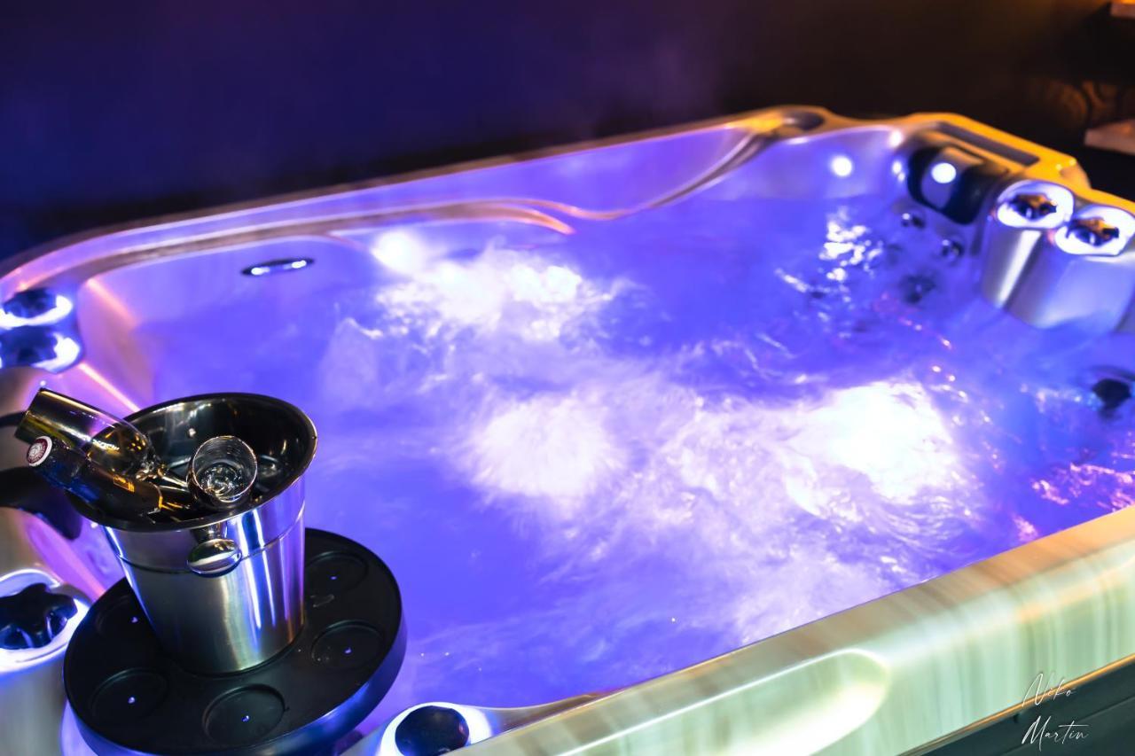 Le Clos Du Rempart & Jacuzzi *